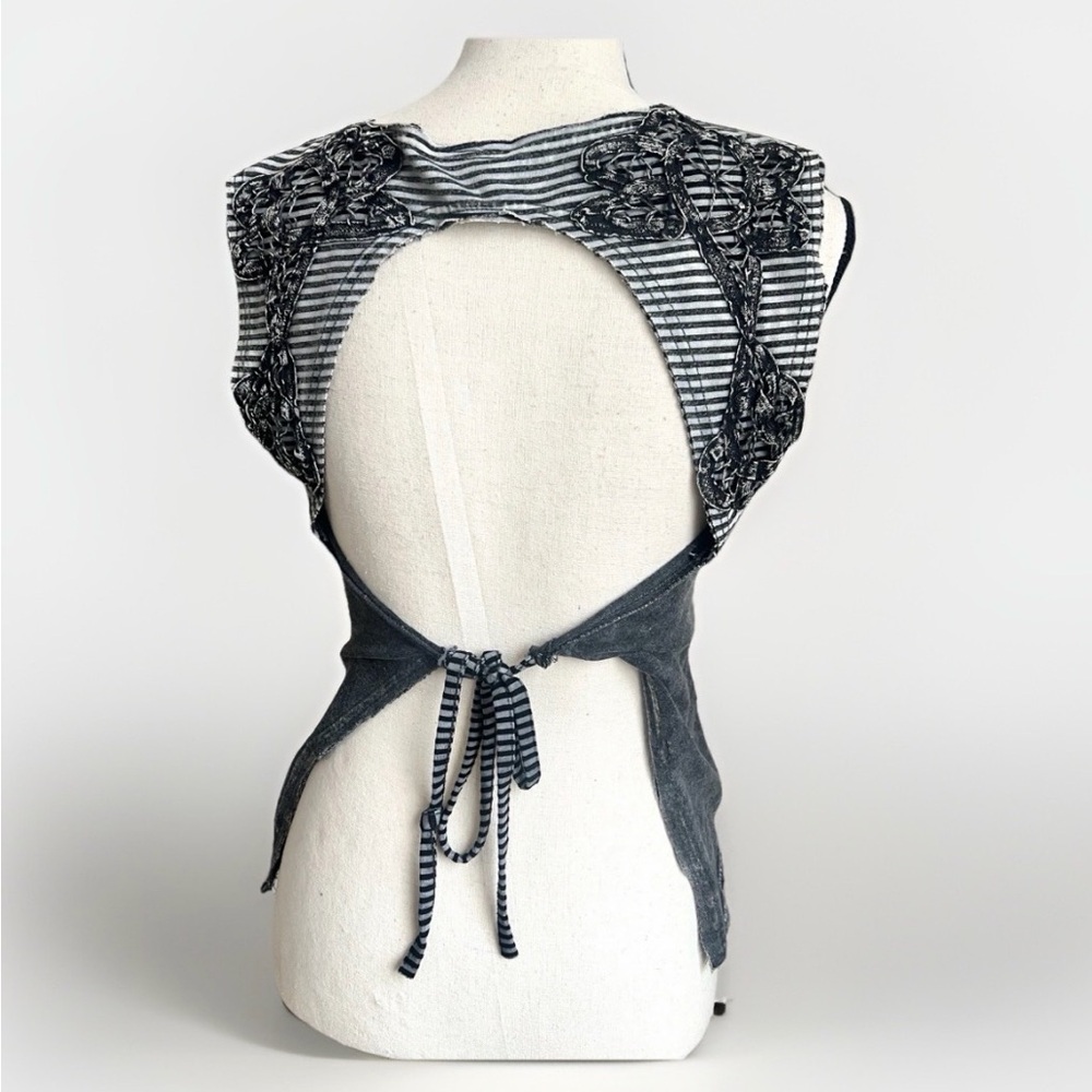 Gimmicks By BKE Top Size XS Open Back Gray Sleeveless Shirt Women’s Spring Sexy